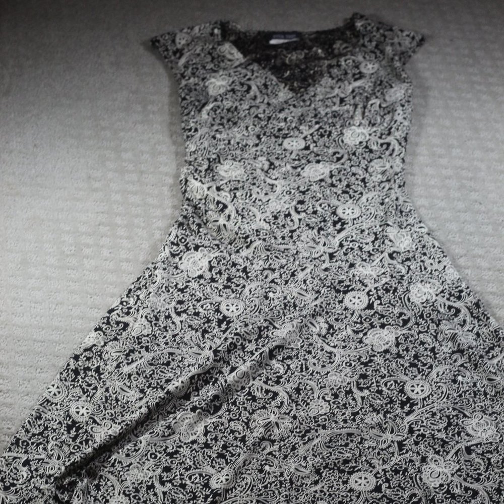 Byer Too! Size S Black and White Empire Waist Dress